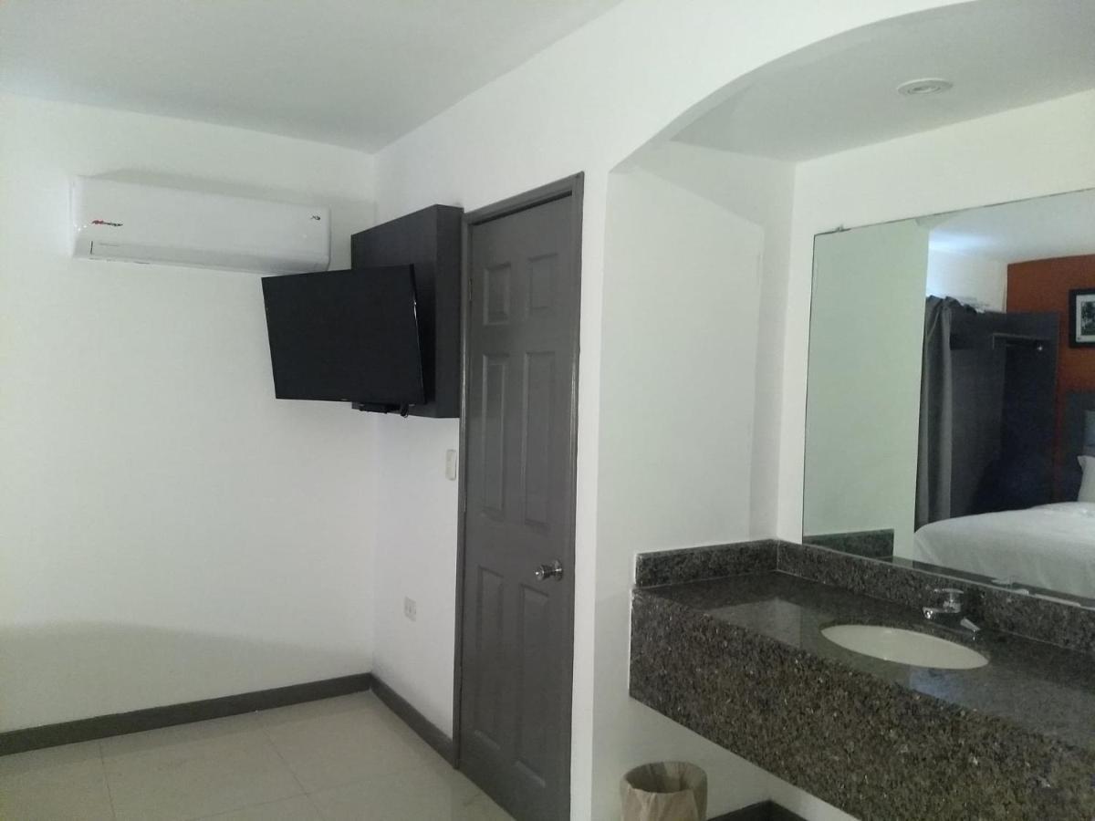 Hotel El Rancho Sabinas Hidalgo Kültér fotó